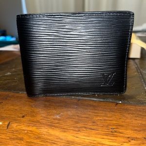 Louis Vuitton Men’s Multiple Wallet